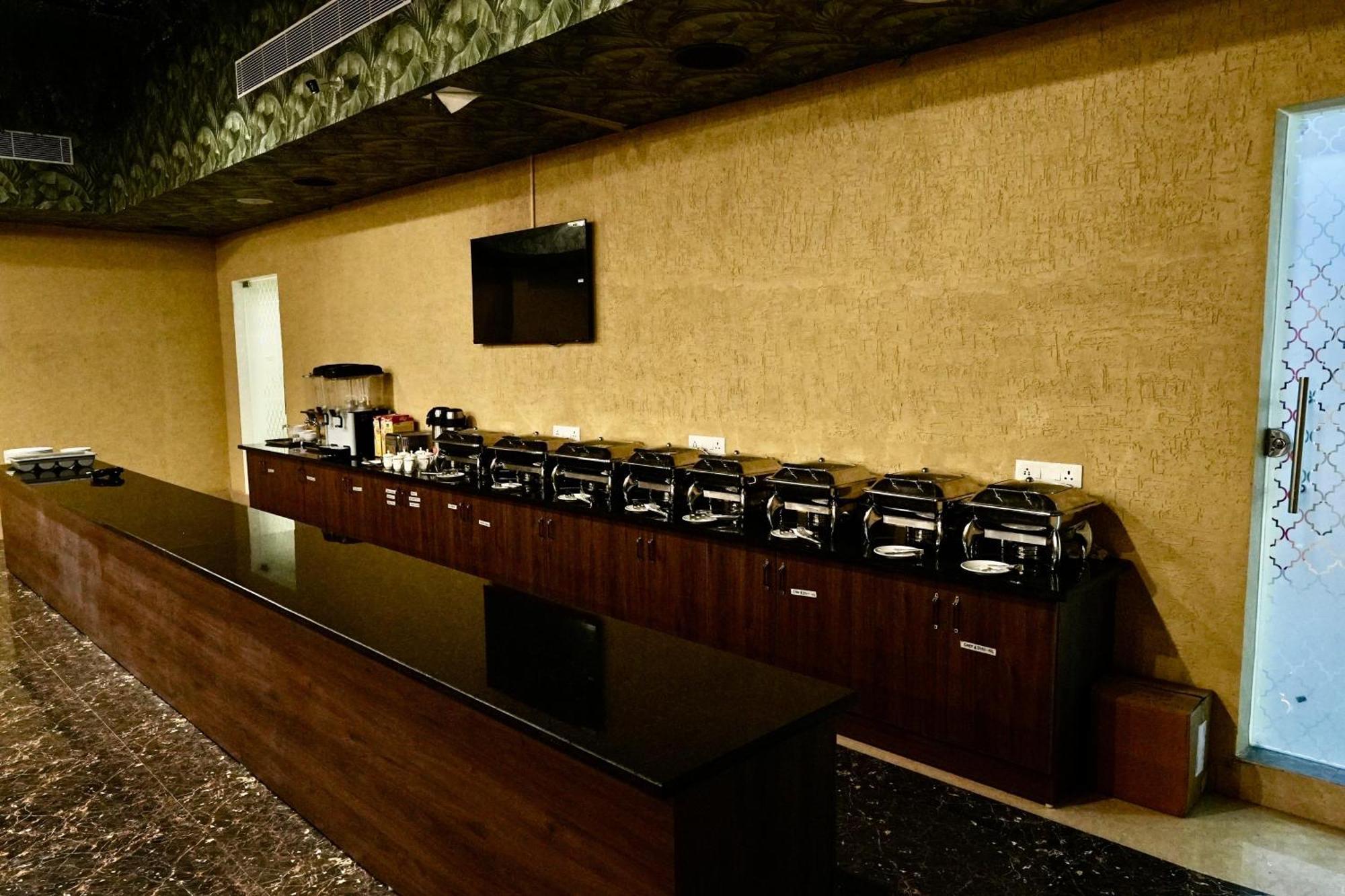 Le Royale Palace Karaikal Ngoại thất bức ảnh