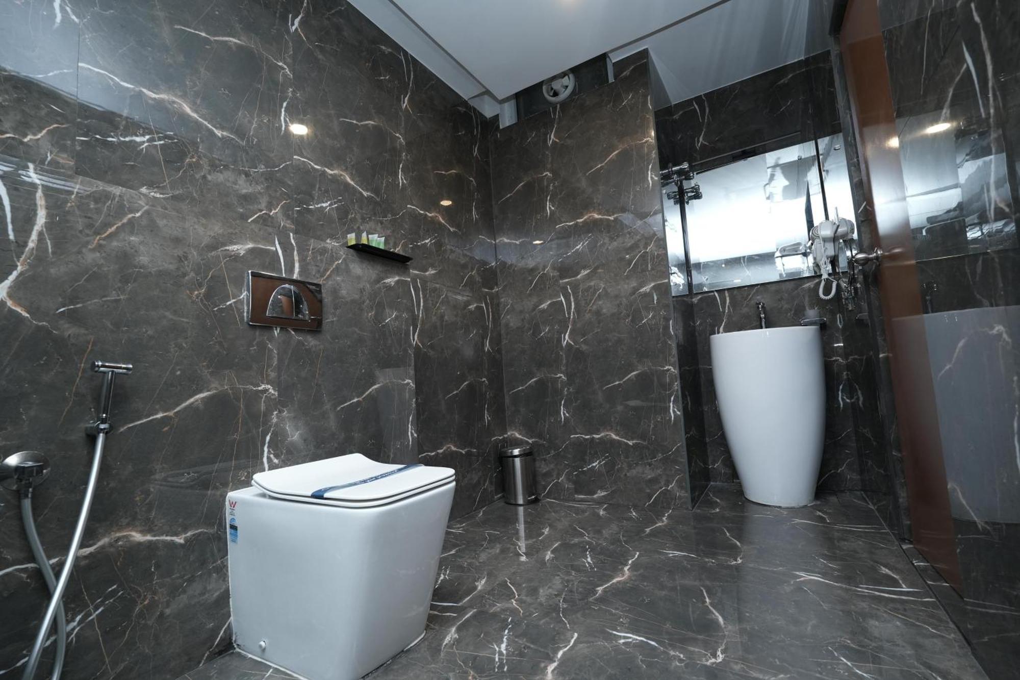 Le Royale Palace Karaikal Ngoại thất bức ảnh
