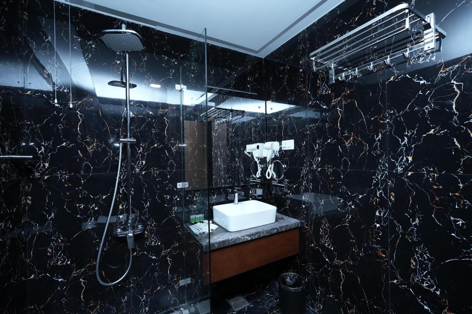 Le Royale Palace Karaikal Ngoại thất bức ảnh