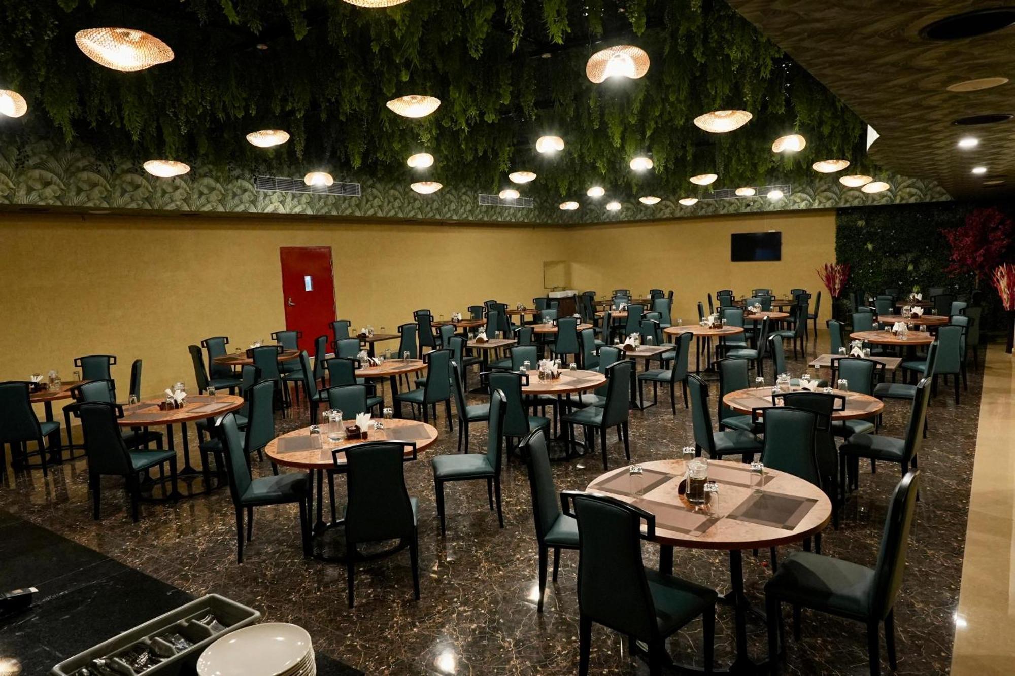 Le Royale Palace Karaikal Ngoại thất bức ảnh