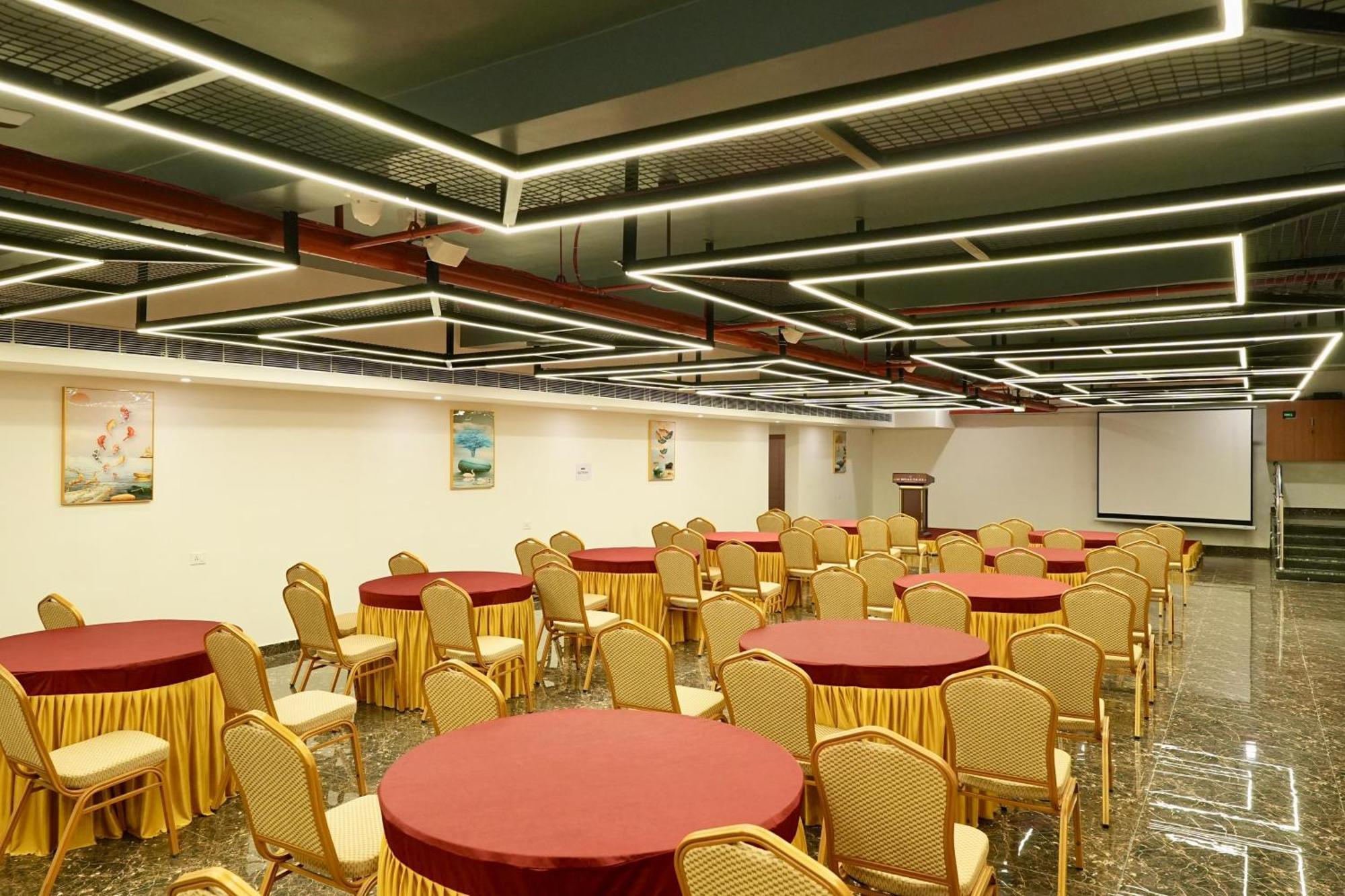 Le Royale Palace Karaikal Ngoại thất bức ảnh