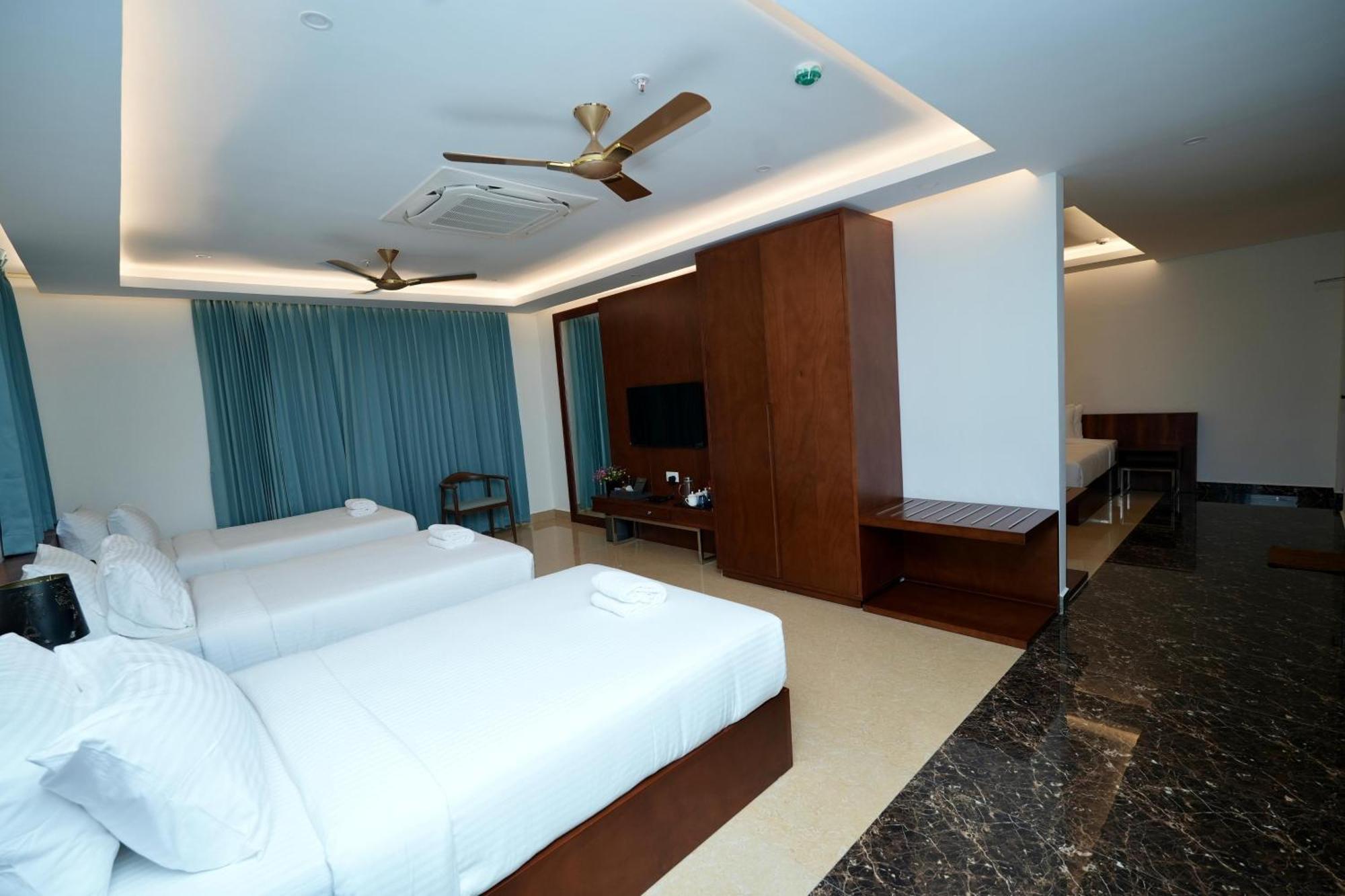 Le Royale Palace Karaikal Ngoại thất bức ảnh