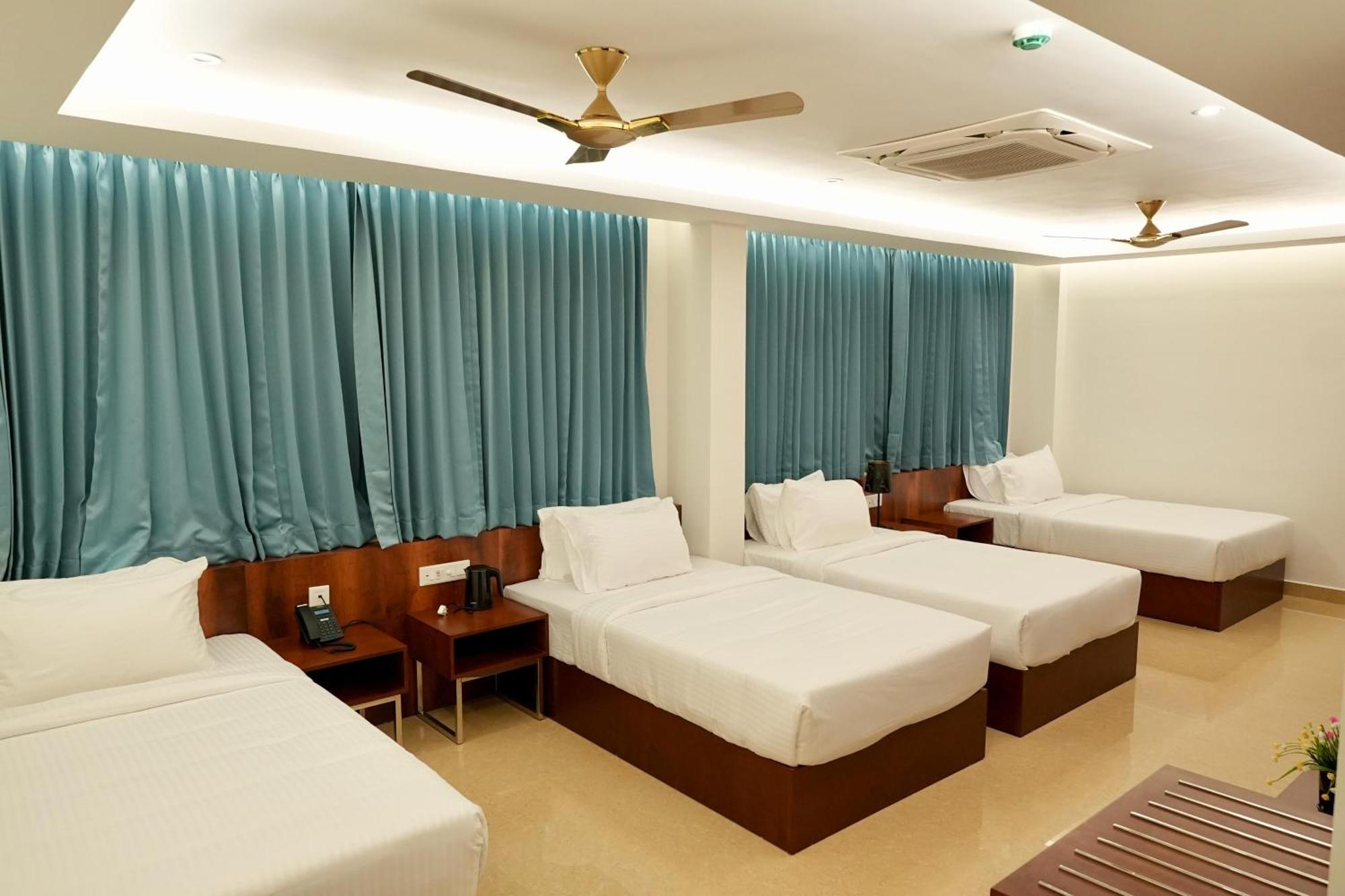 Le Royale Palace Karaikal Ngoại thất bức ảnh