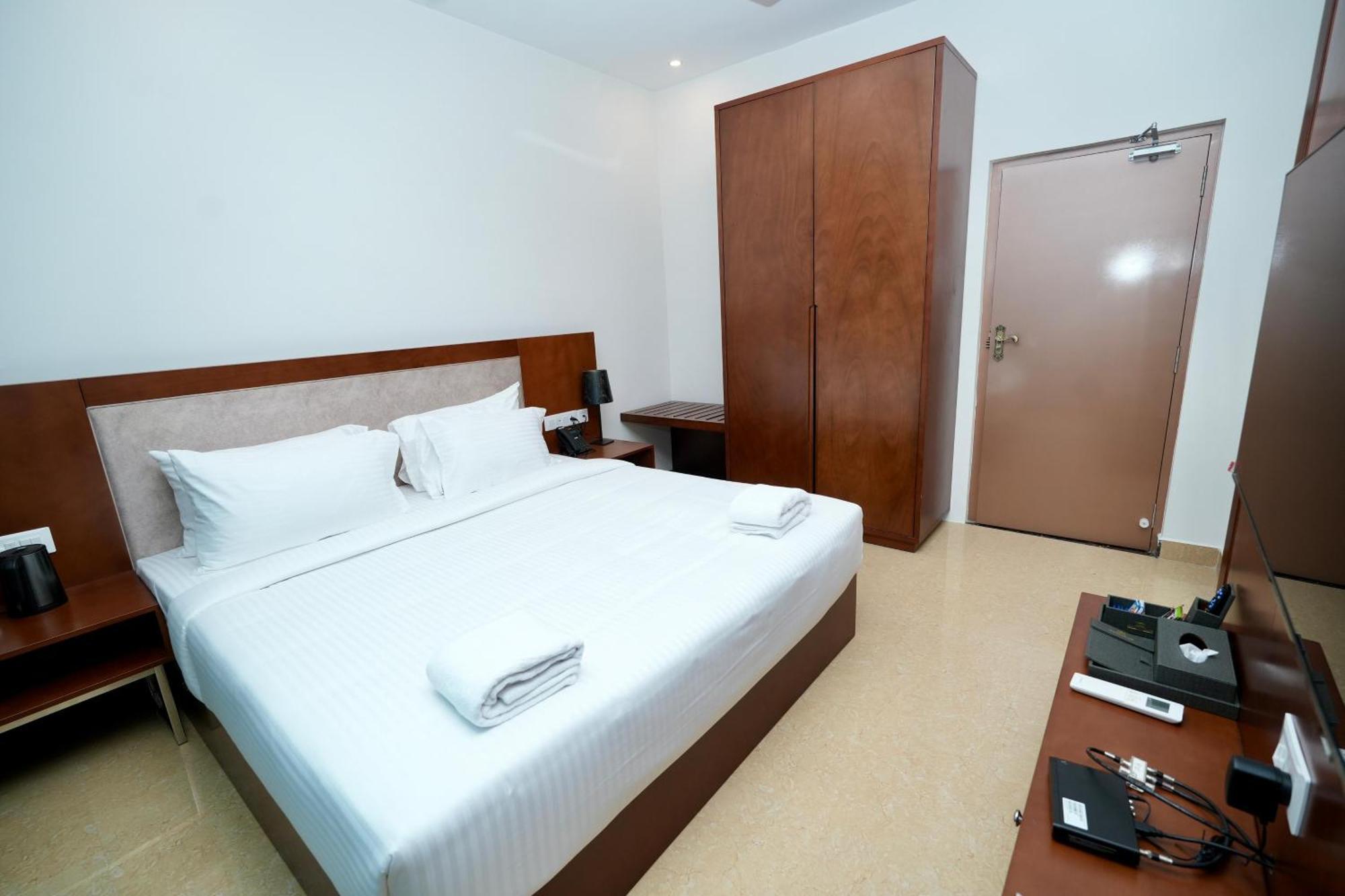 Le Royale Palace Karaikal Ngoại thất bức ảnh