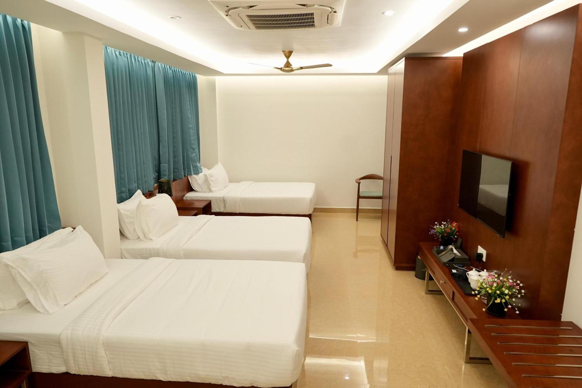 Le Royale Palace Karaikal Ngoại thất bức ảnh