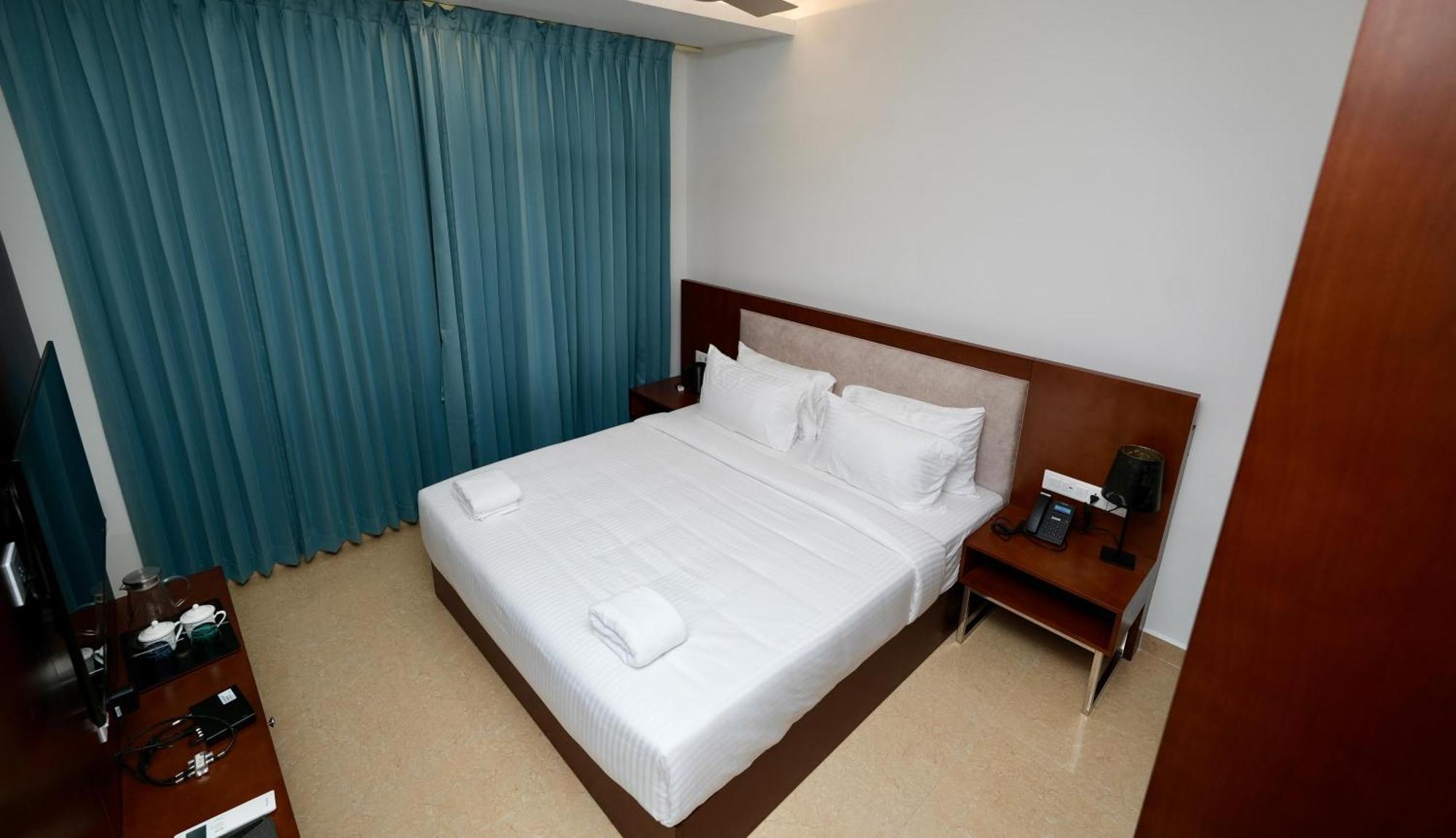 Le Royale Palace Karaikal Ngoại thất bức ảnh