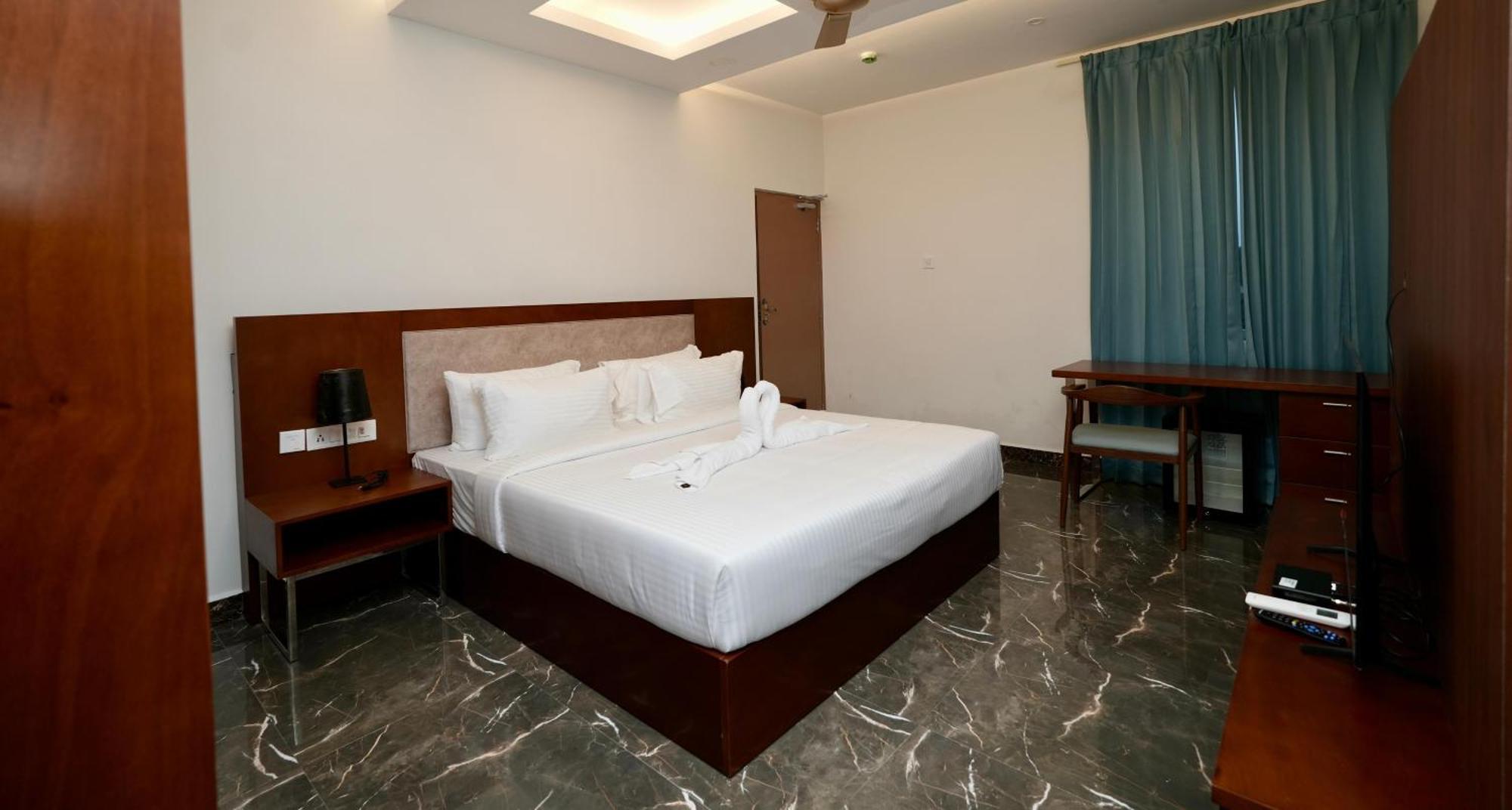 Le Royale Palace Karaikal Ngoại thất bức ảnh