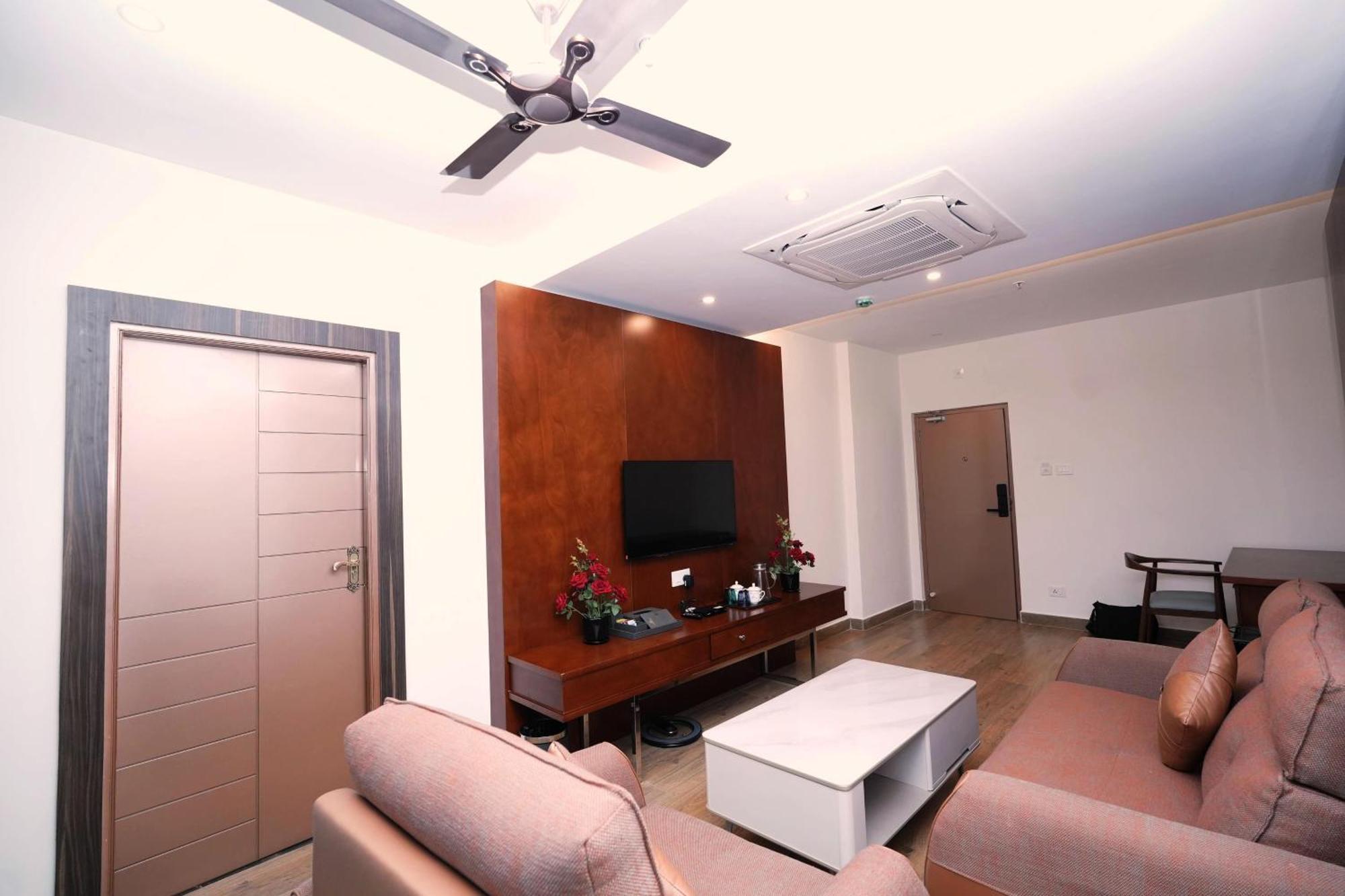 Le Royale Palace Karaikal Ngoại thất bức ảnh