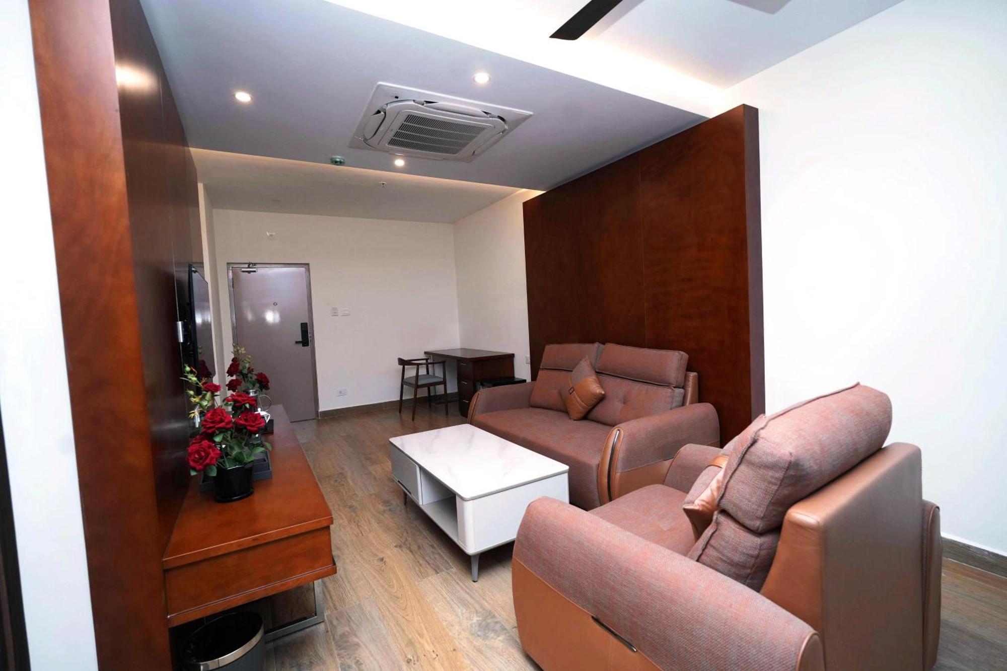 Le Royale Palace Karaikal Ngoại thất bức ảnh