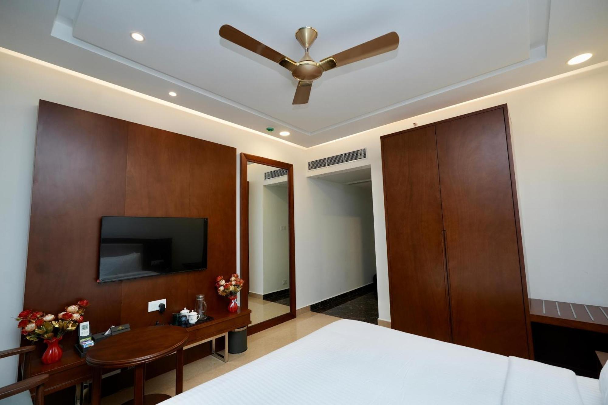 Le Royale Palace Karaikal Ngoại thất bức ảnh