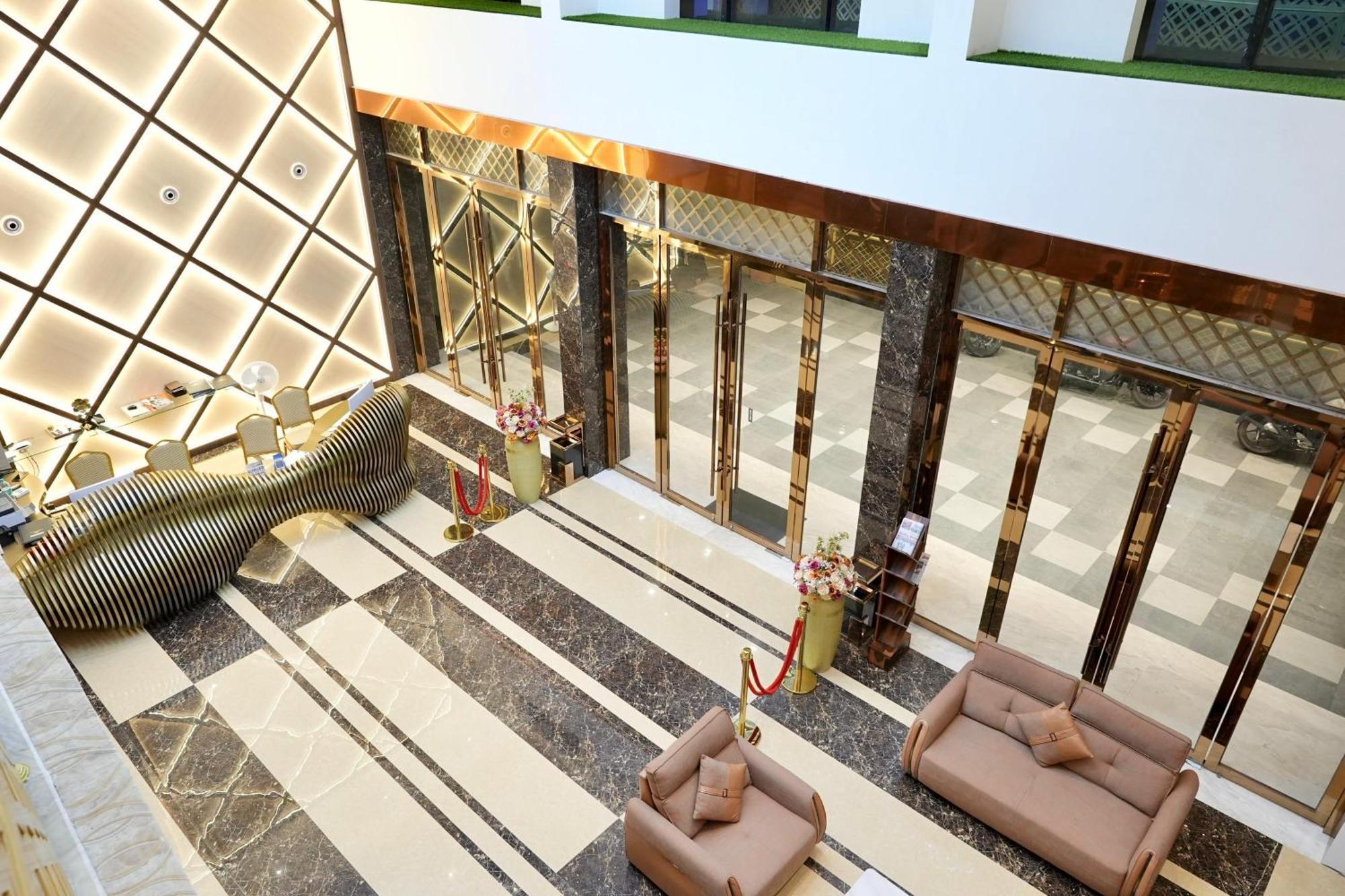 Le Royale Palace Karaikal Ngoại thất bức ảnh