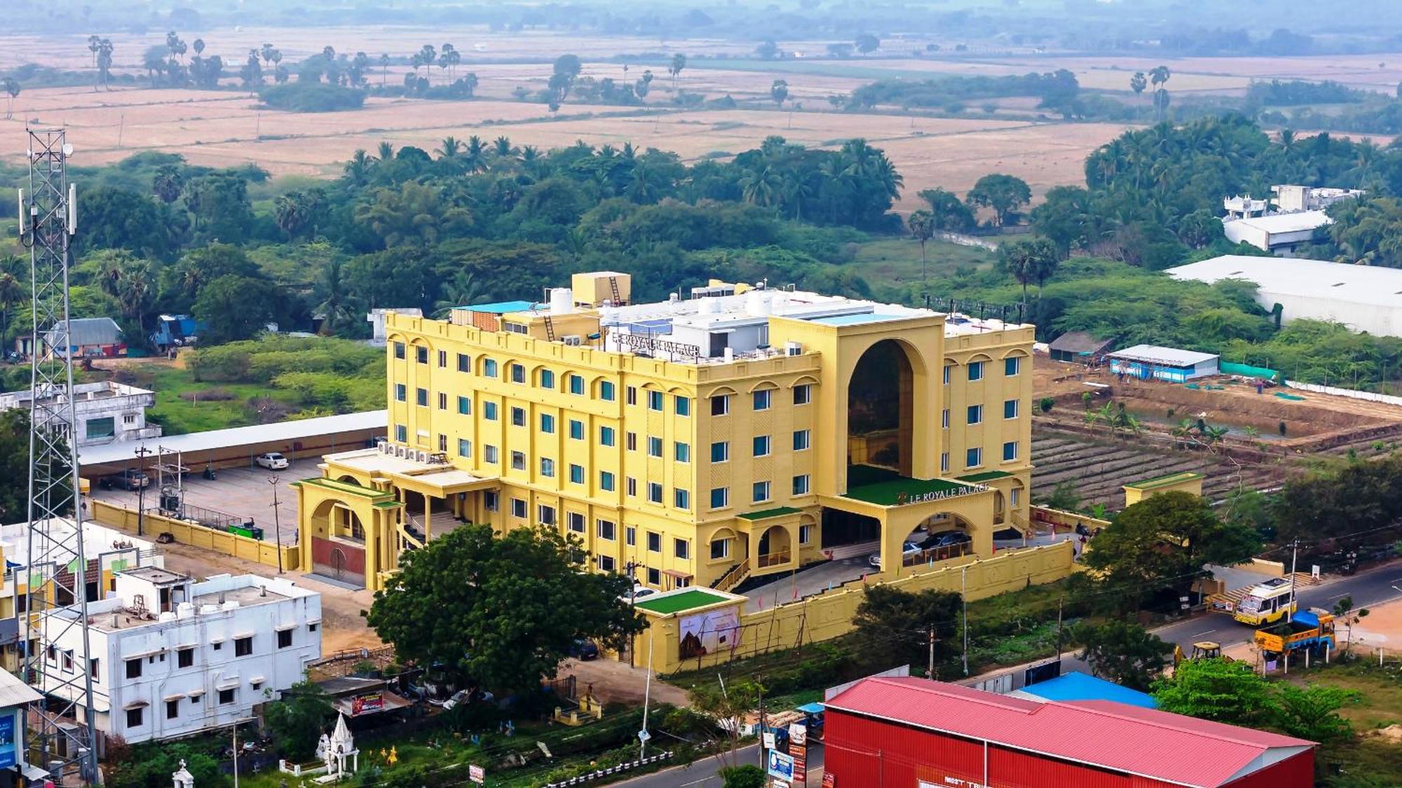 Le Royale Palace Karaikal Ngoại thất bức ảnh
